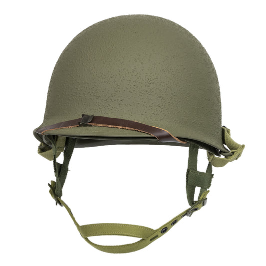 Casque Complet Parachutiste M1C vu de 3/4 avec sa mentonnière en tissu et son sous casque Westinghouse.